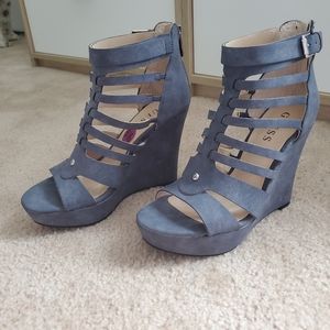 Brand New/Never Worn Guess 6.5 sandal wedges